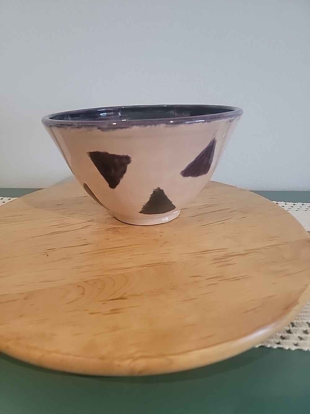 Studio Art Pottery Glazed Decorative Bowl Signed Cream Color w/ Mauve Triangles - Picture 10 of 10